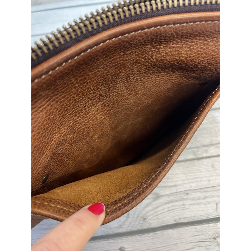 Coastal hillbilly large crossbody
Measurements posted in photos - Picture 9 of 16